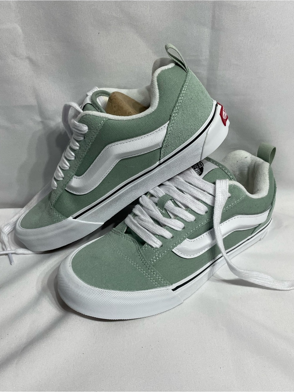 NEW VANS Women’s 9.5 Men’s 8 Knu Skool sneakers sage green & white colorway smal